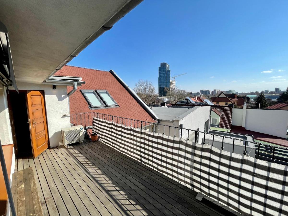 Beautiful And Romantic Penthouse With Two Terraces Bratislava Eksteriør bilde