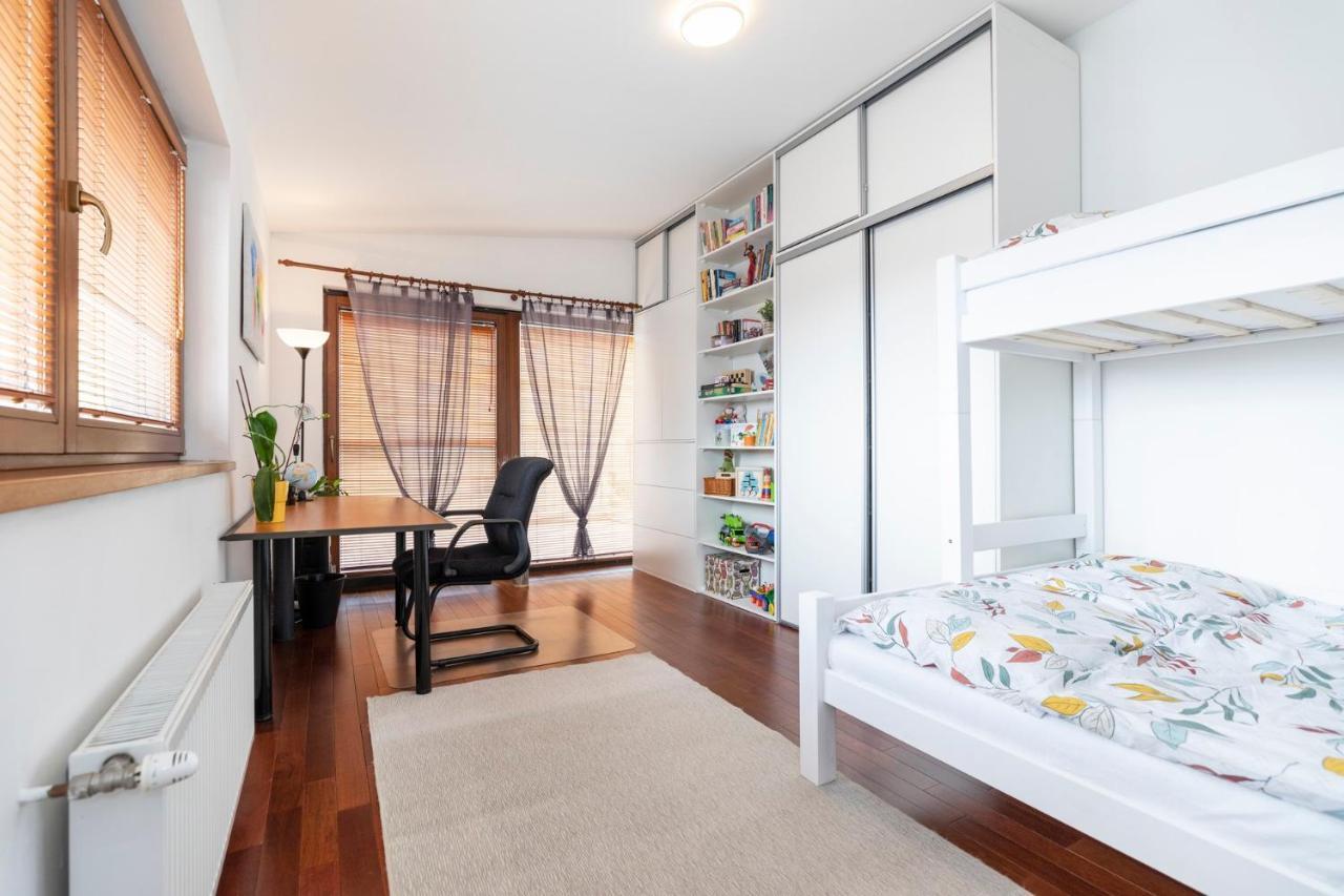 Beautiful And Romantic Penthouse With Two Terraces Bratislava Eksteriør bilde