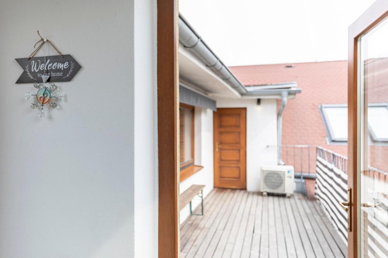 Beautiful And Romantic Penthouse With Two Terraces Bratislava Eksteriør bilde